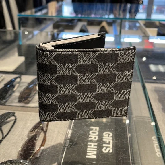 Michael Kors Men’s Women’s Cooper Logo Fabric Billfold Wallet Black Multi NWT - Picture 15 of 16